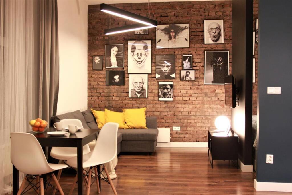 Apartamento Unique Brick 5 - Old Town & Market Square Cracovia Exterior foto